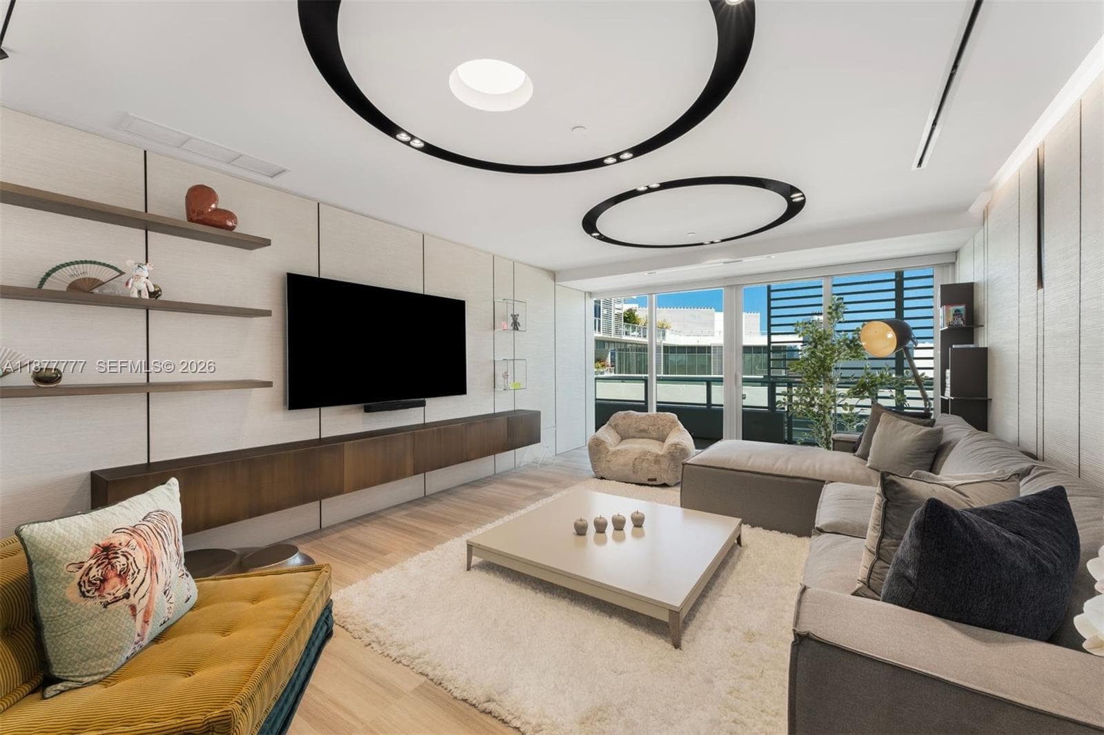 A11877777 — Miami Beach — 10