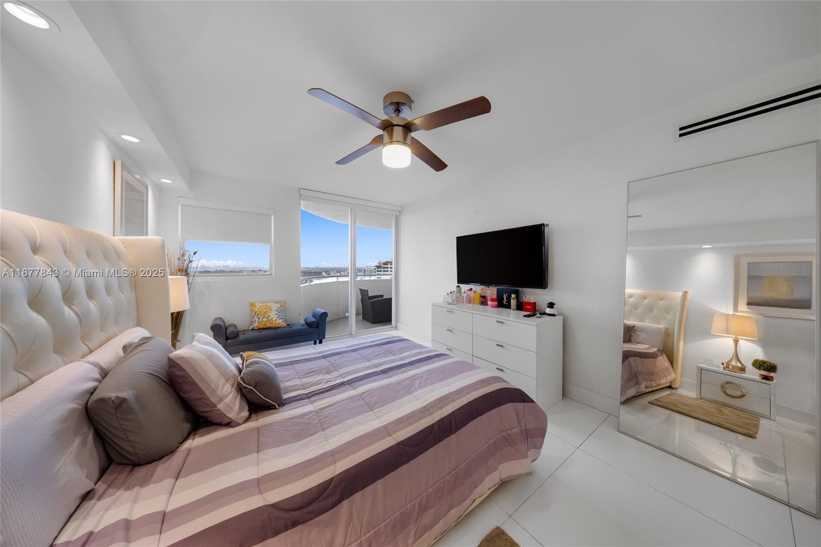 A11877843 — Miami Beach — 16