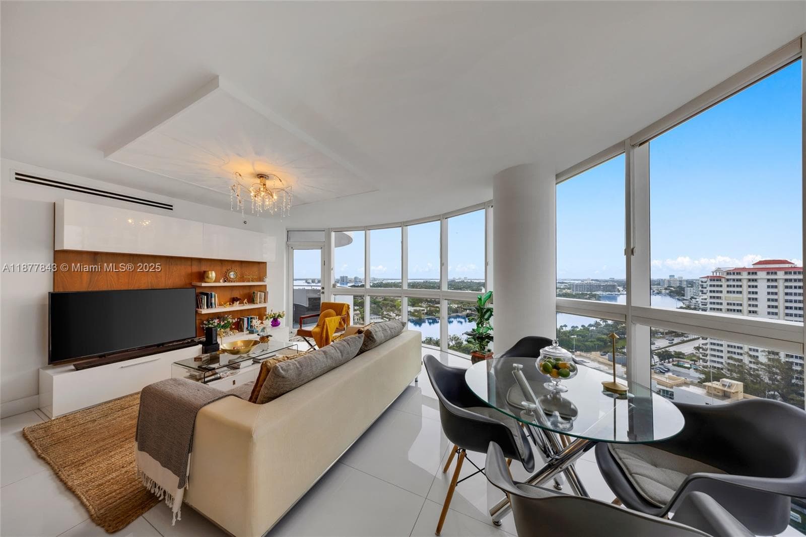 A11877843 — Miami Beach — 3