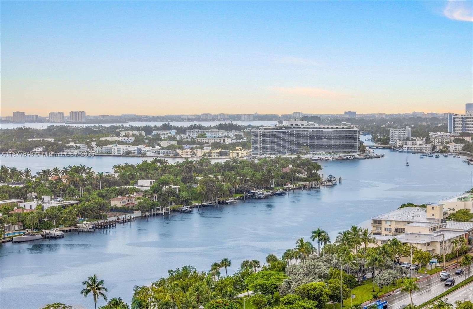 A11877843 — Miami Beach — 32