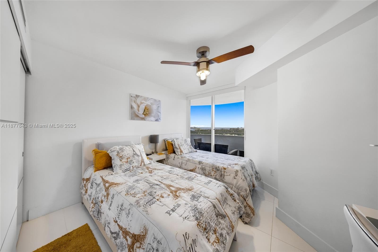 A11877843 — Miami Beach — 20