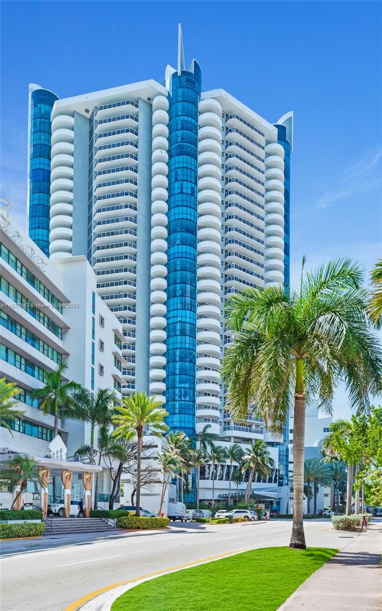 A11877843 — Miami Beach — 41