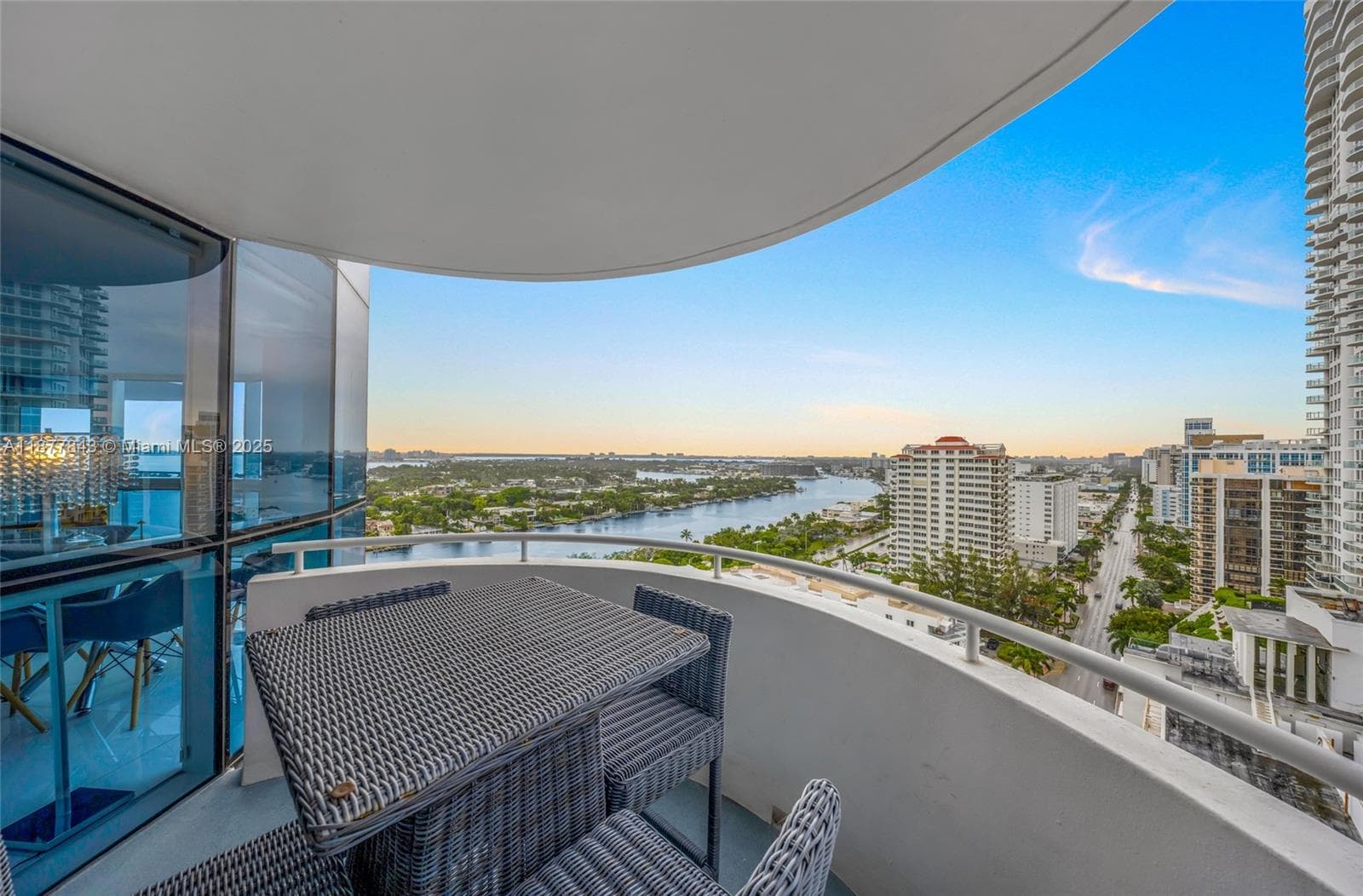 A11877843 — Miami Beach — 29