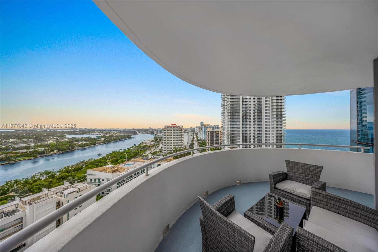 A11877843 — Miami Beach — 25