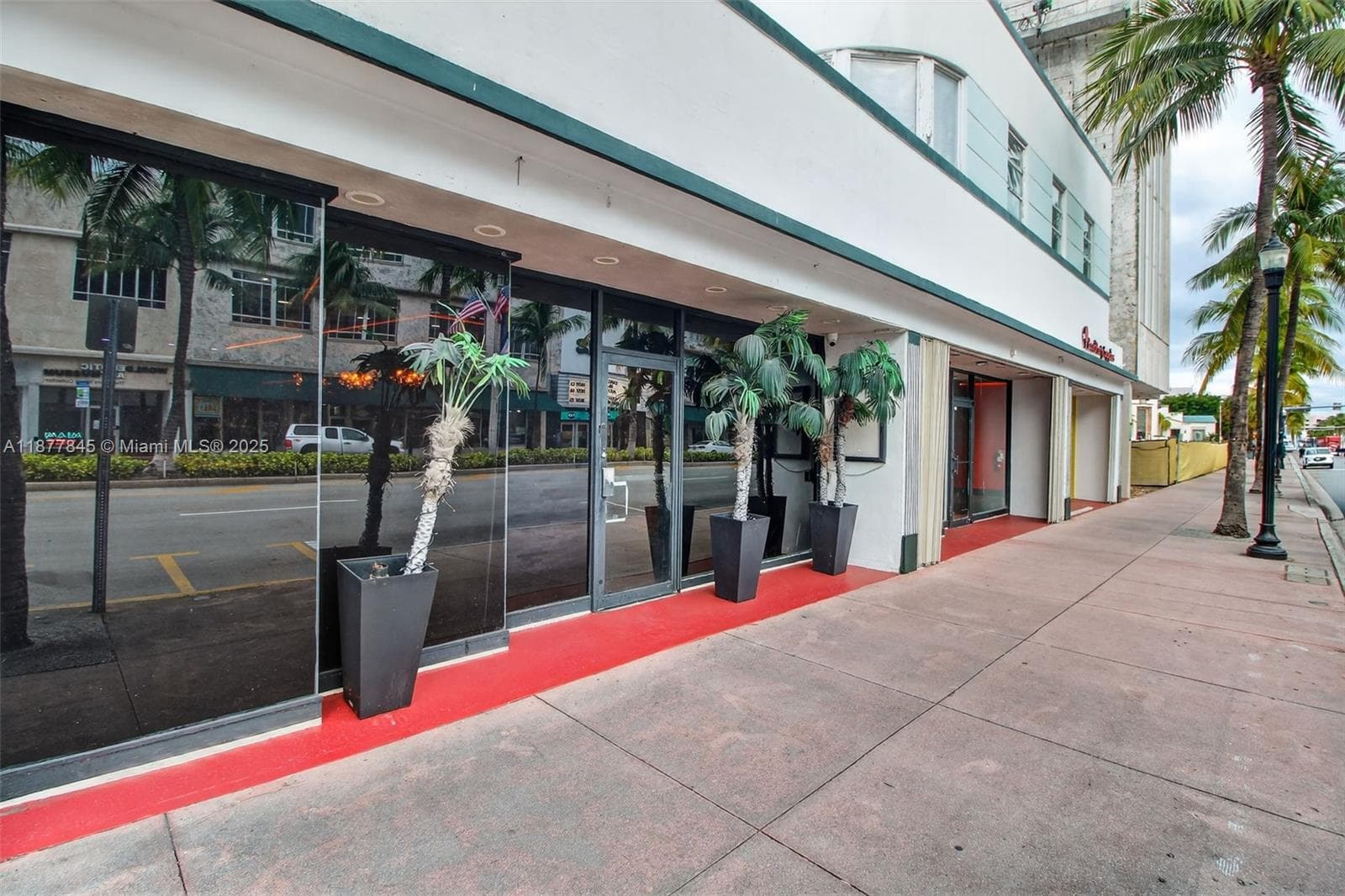 A11877845 — Miami Beach