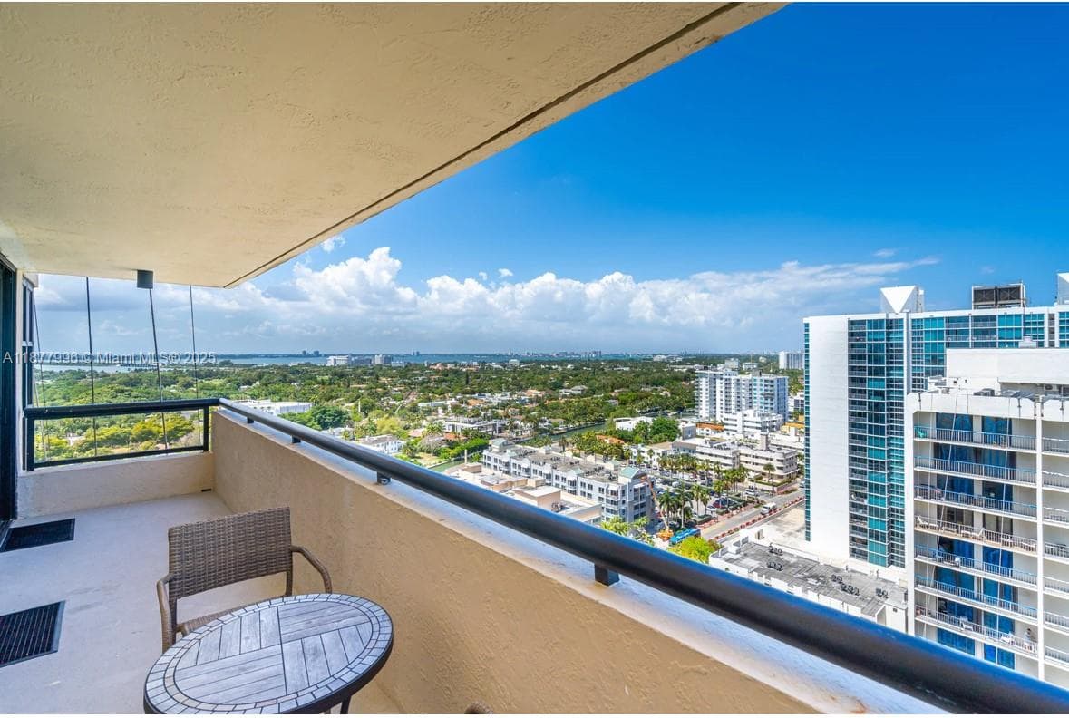 A11877996 — Miami Beach — 32