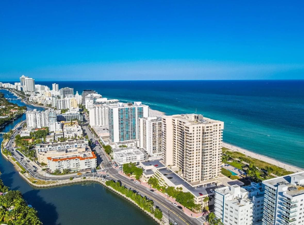 A11877996 — Miami Beach — 9