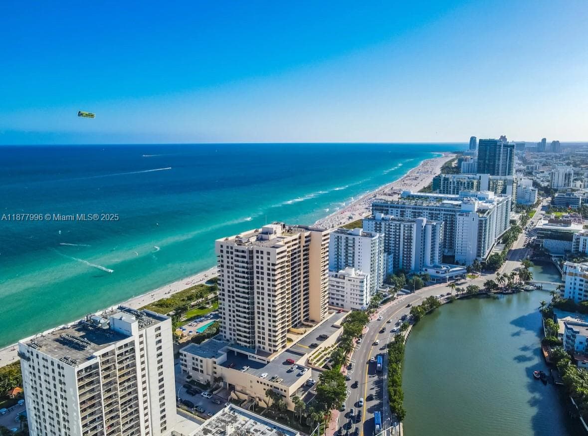 A11877996 — Miami Beach — 10
