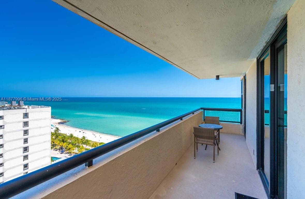 A11877996 — Miami Beach — 31