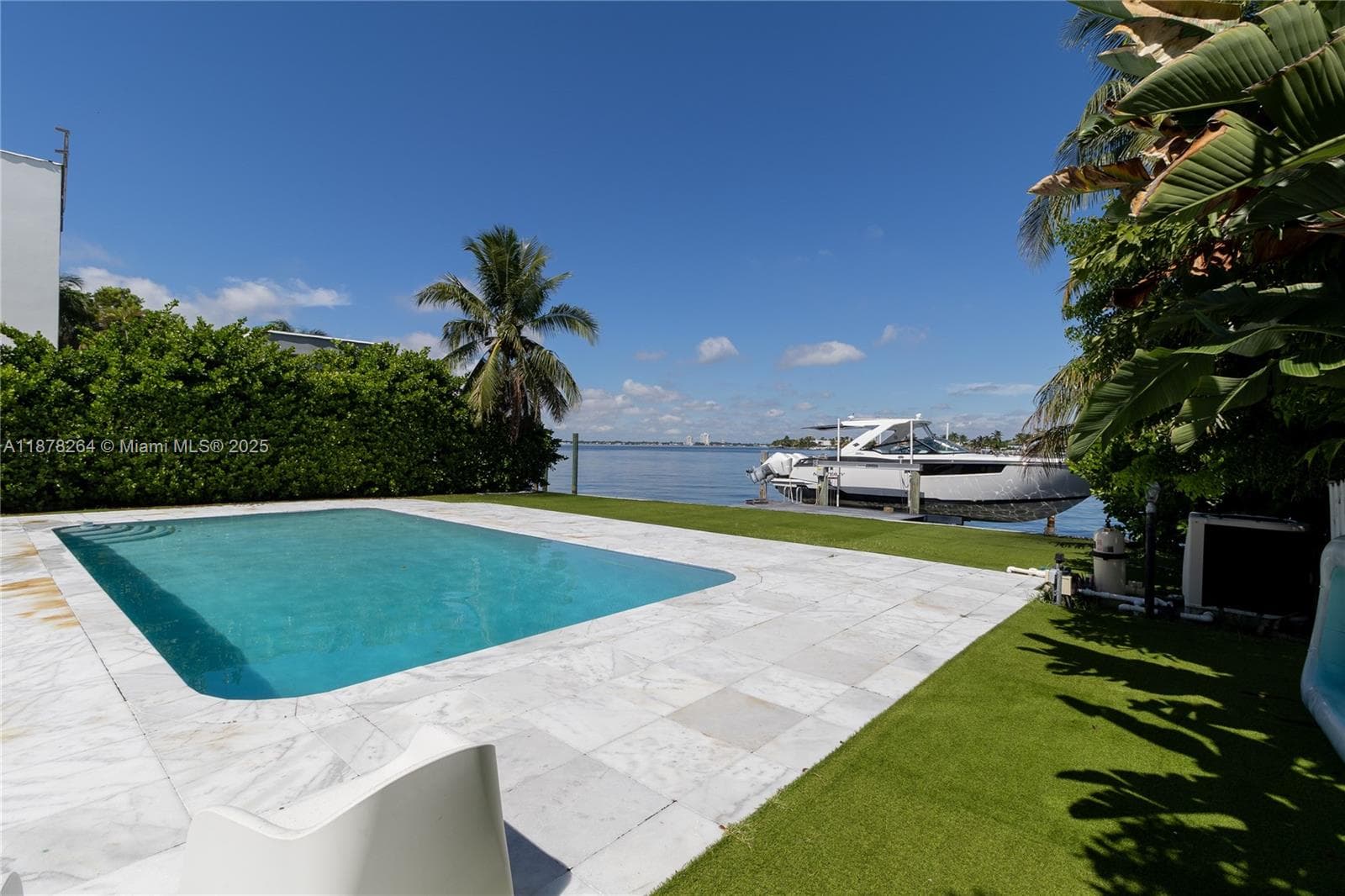 A11878264 — Miami Beach — 43