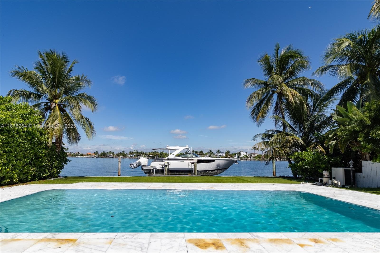 A11878264 — Miami Beach — 54
