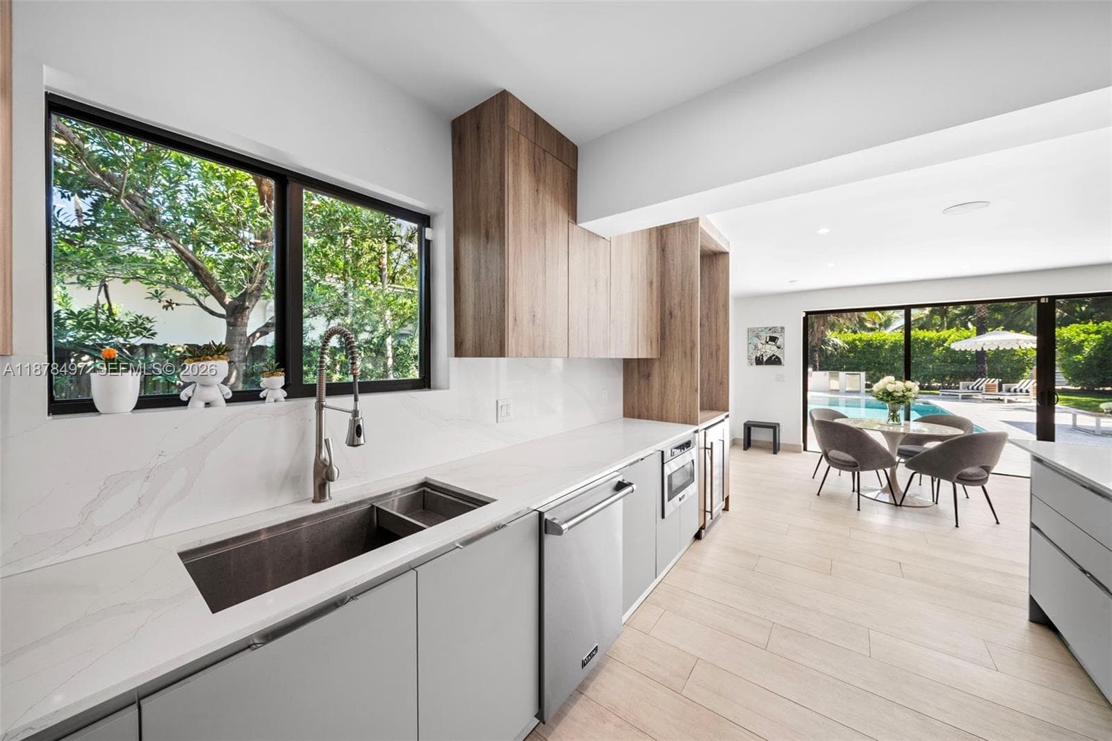 A11878497 — Miami Beach — 17