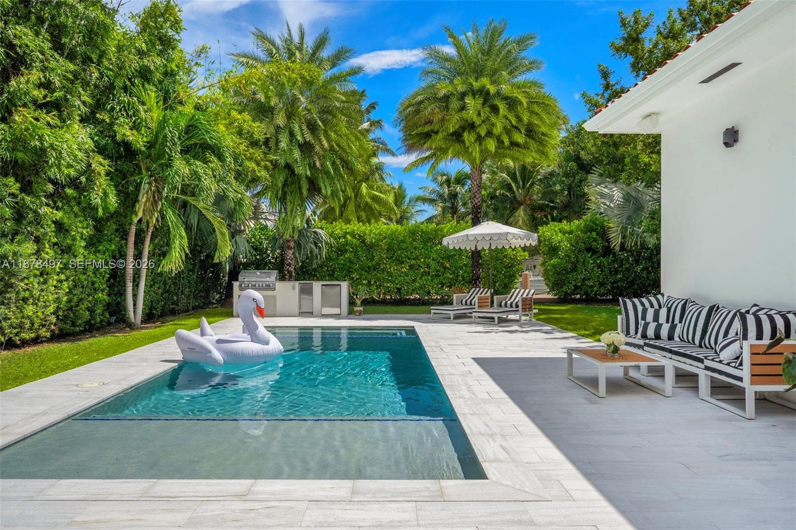 A11878497 — Miami Beach — 43
