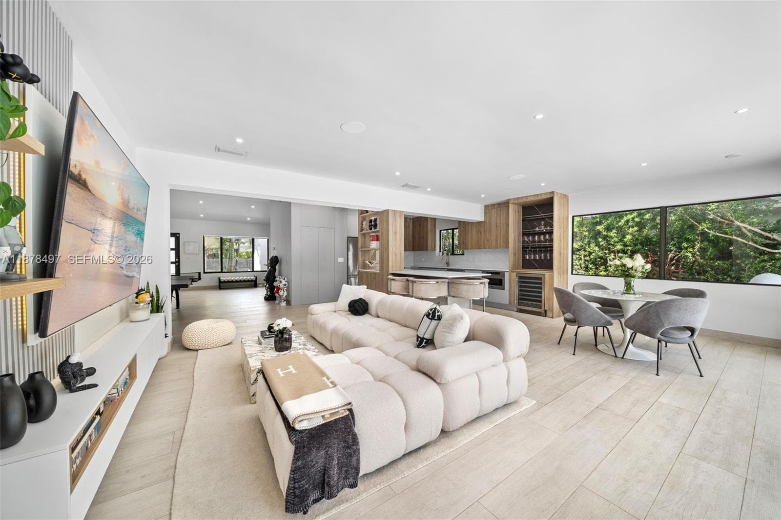 A11878497 — Miami Beach — 24