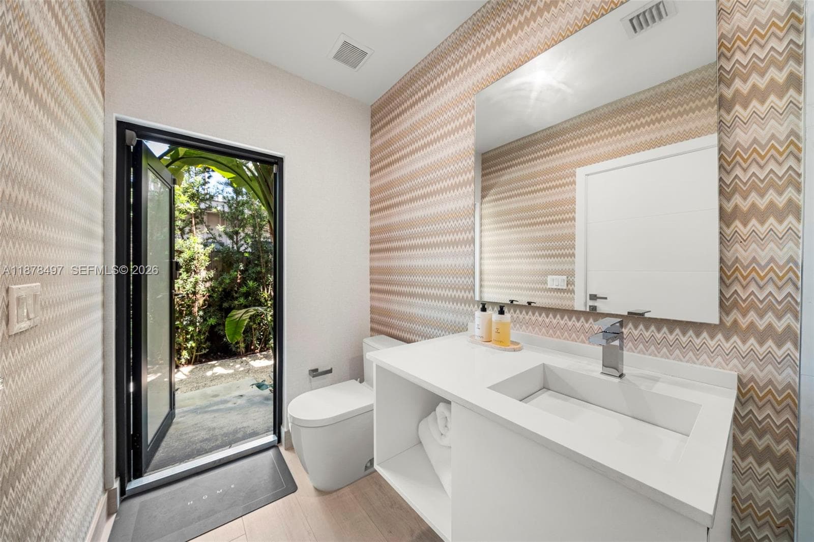 A11878497 — Miami Beach — 41