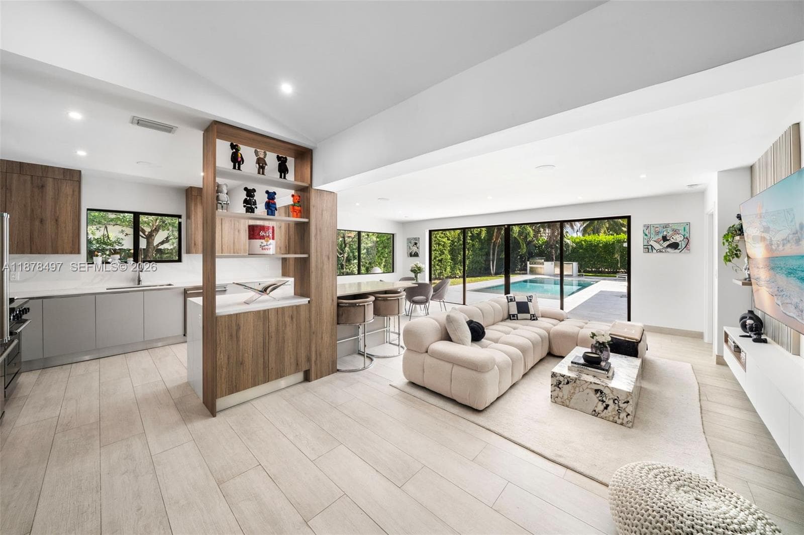 A11878497 — Miami Beach — 11