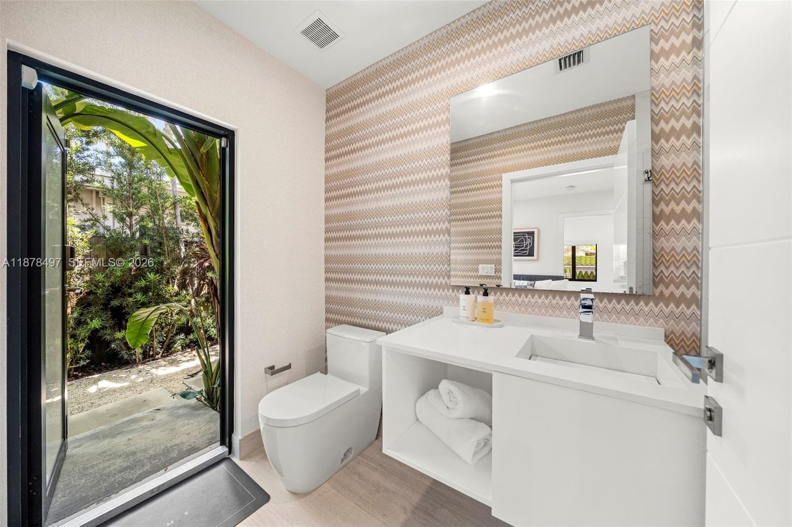 A11878497 — Miami Beach — 40