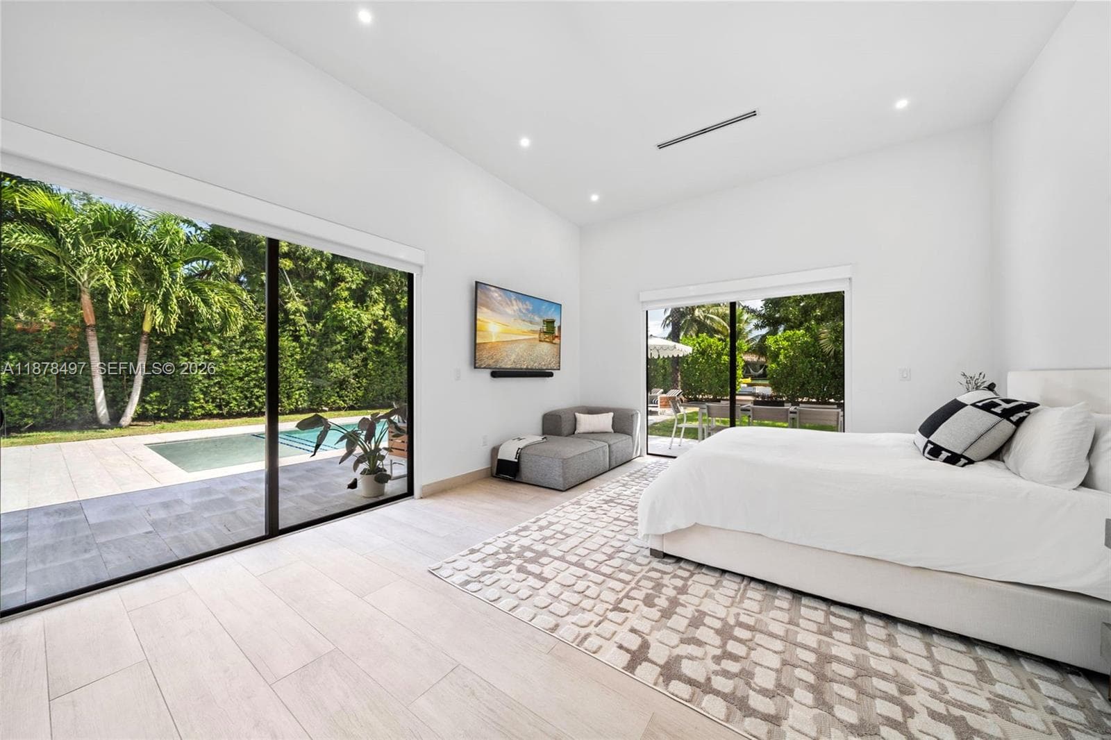 A11878497 — Miami Beach — 25