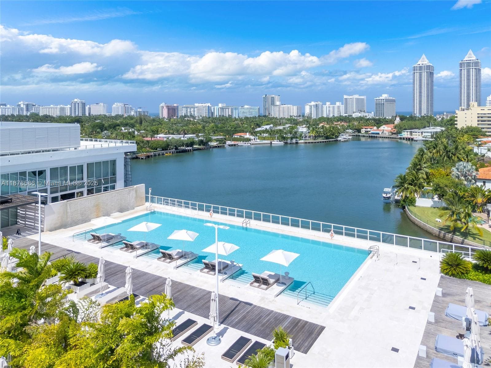 A11878586 — Miami Beach — 36
