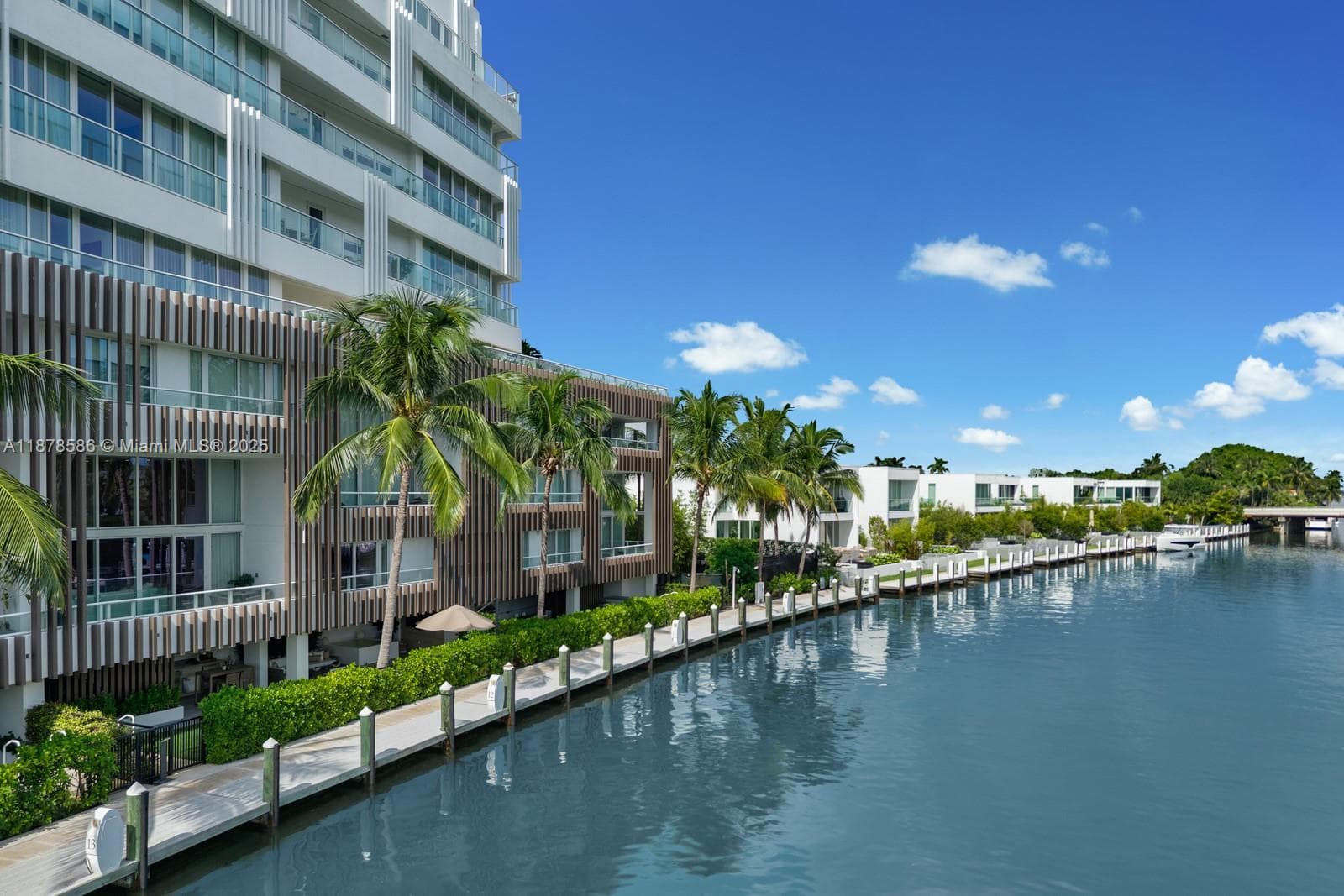 A11878586 — Miami Beach — 33