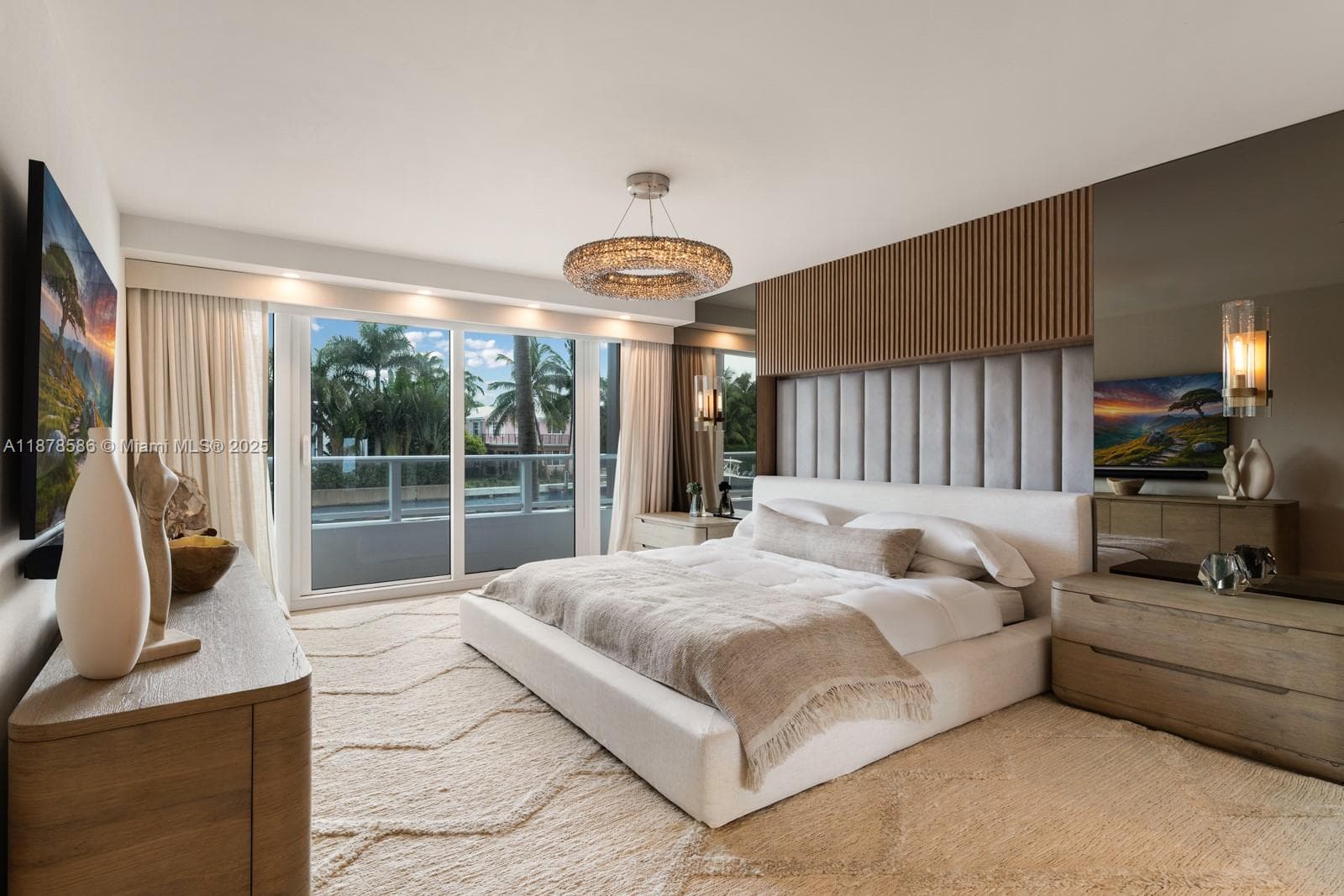 A11878586 — Miami Beach — 19
