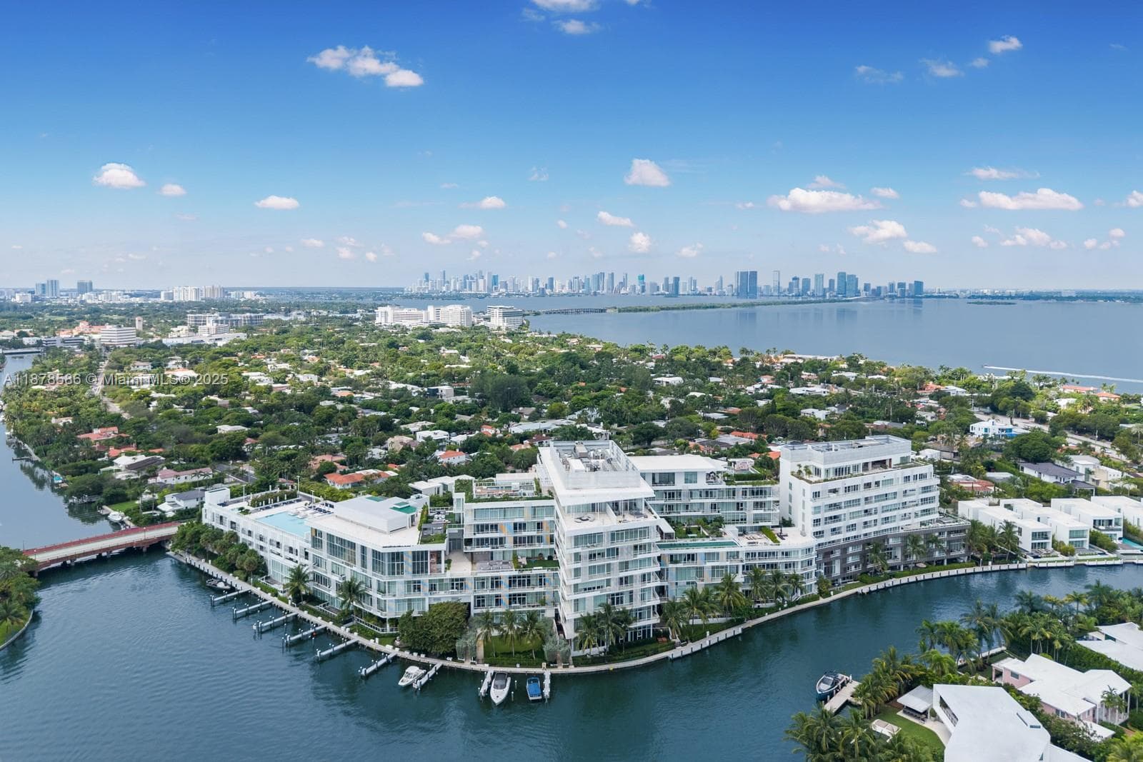 A11878586 — Miami Beach — 35