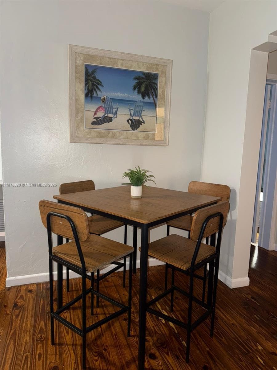 A11878620 — Miami Beach — 6