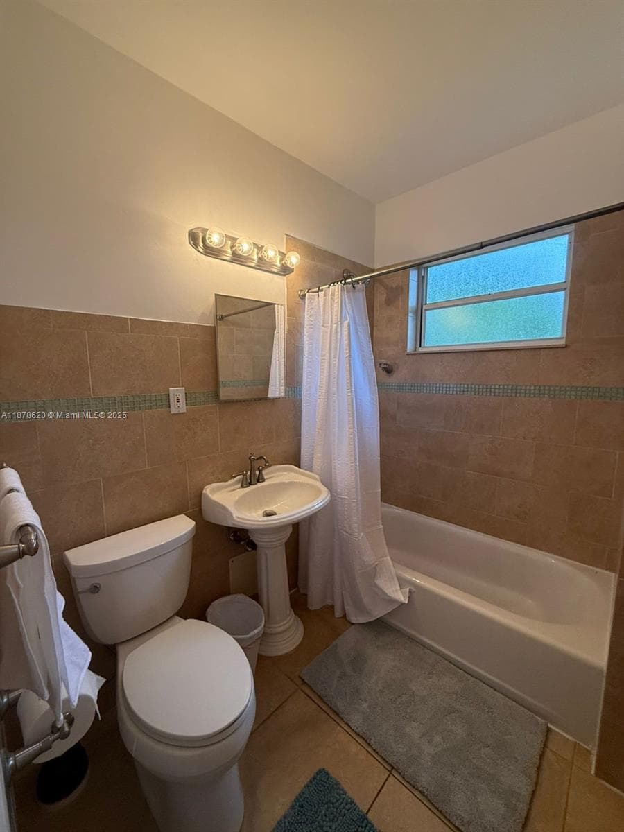 A11878620 — Miami Beach — 52
