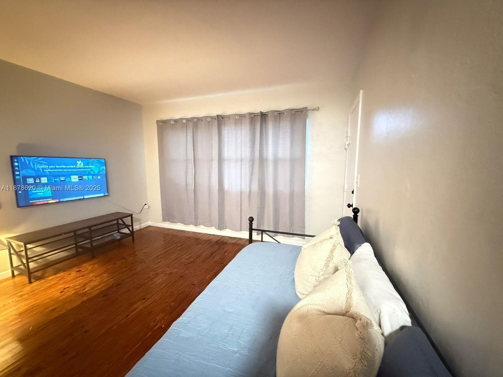 A11878620 — Miami Beach — 17