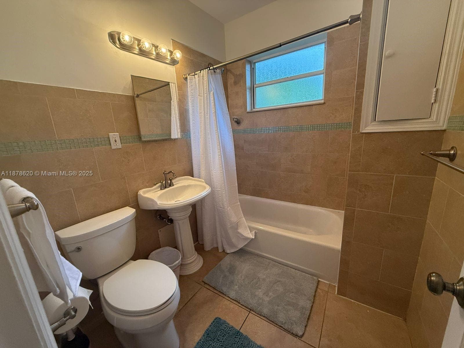 A11878620 — Miami Beach — 47