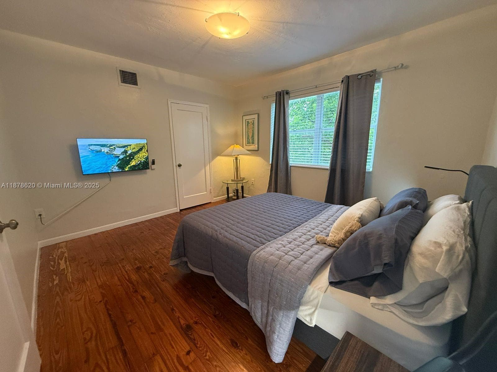 A11878620 — Miami Beach — 57