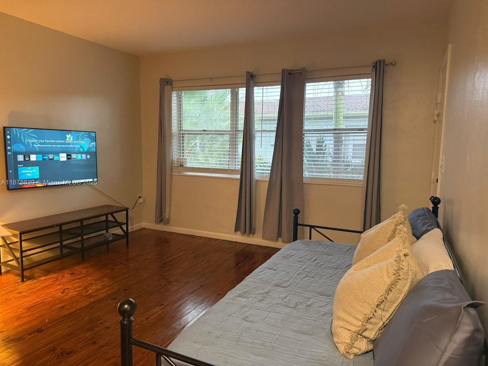 A11878620 — Miami Beach — 26