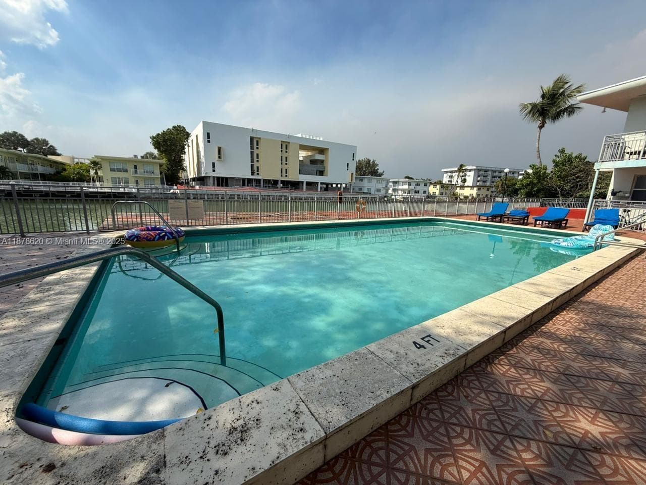 A11878620 — Miami Beach — 71