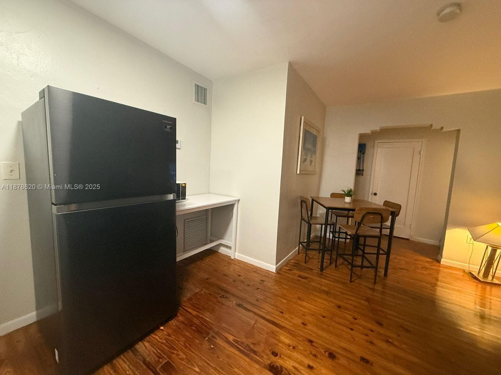 A11878620 — Miami Beach — 20