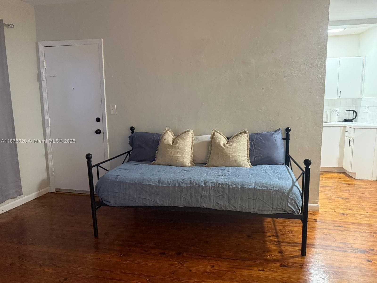 A11878620 — Miami Beach — 9