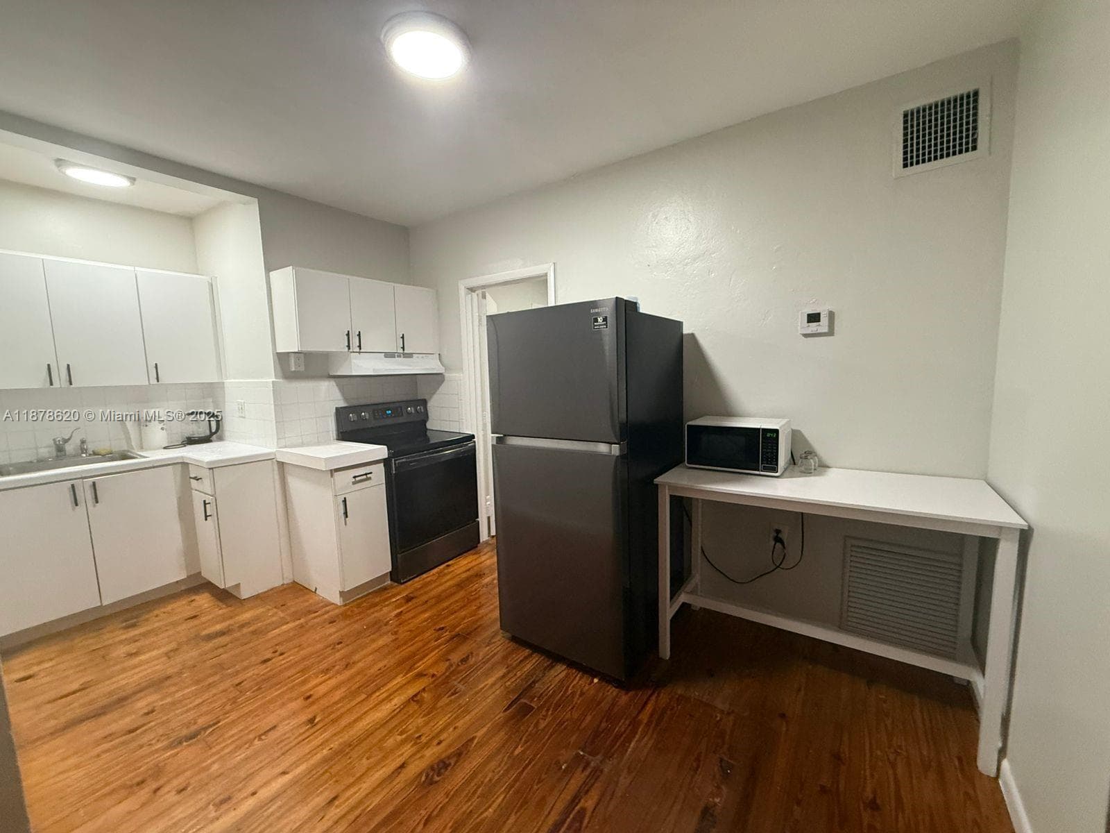 A11878620 — Miami Beach — 24