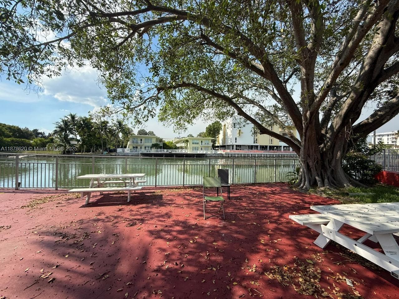 A11878620 — Miami Beach — 79