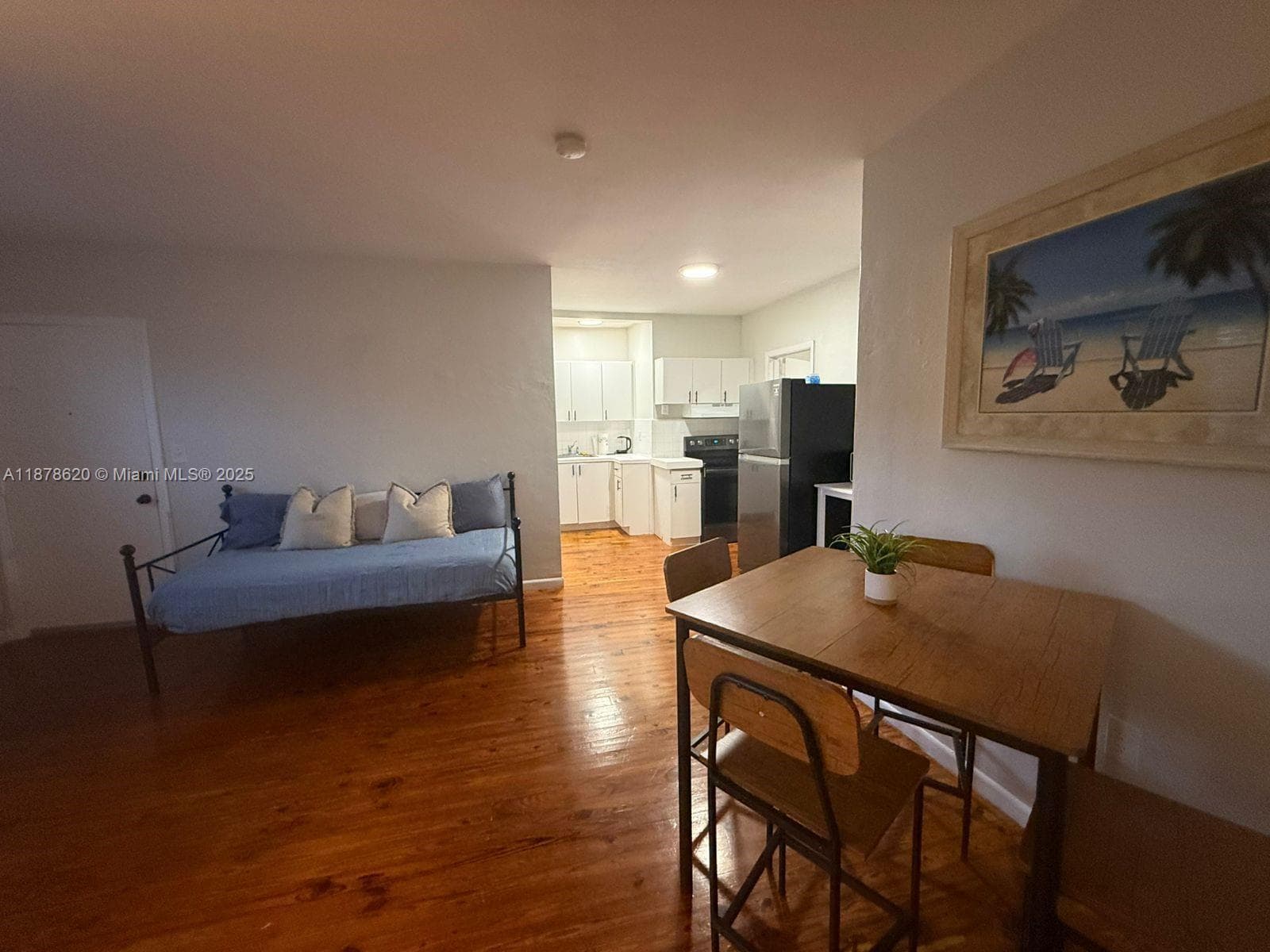 A11878620 — Miami Beach — 30