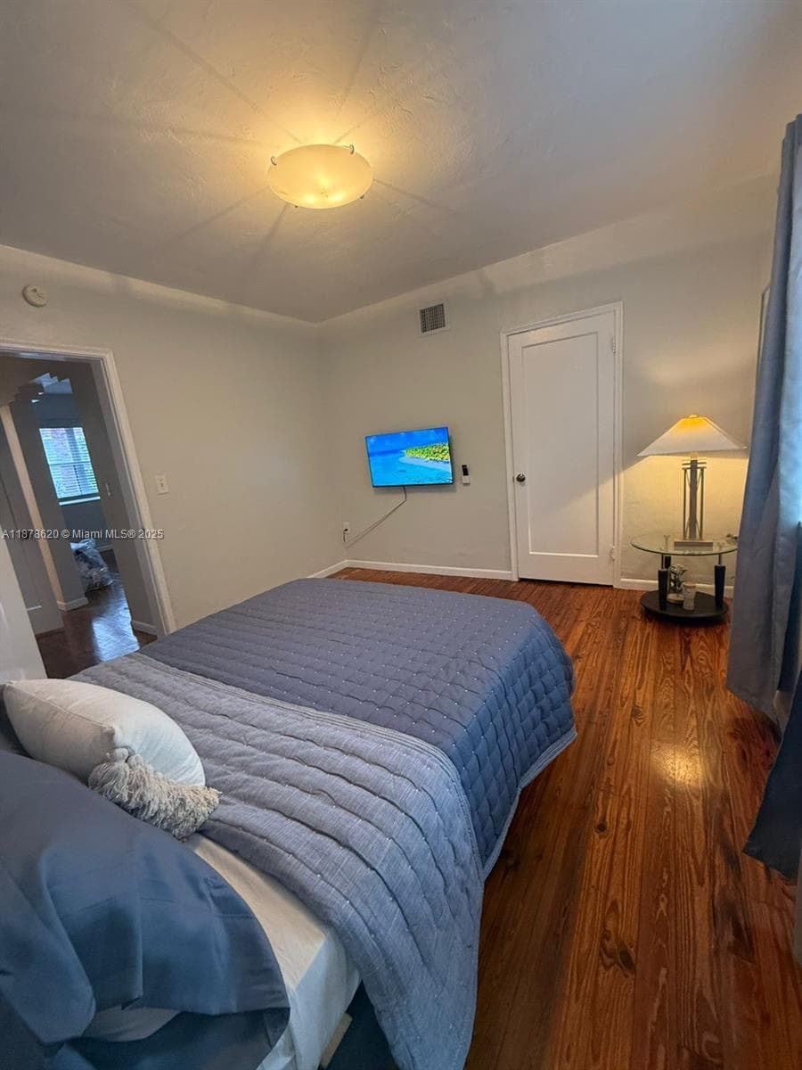 A11878620 — Miami Beach — 69
