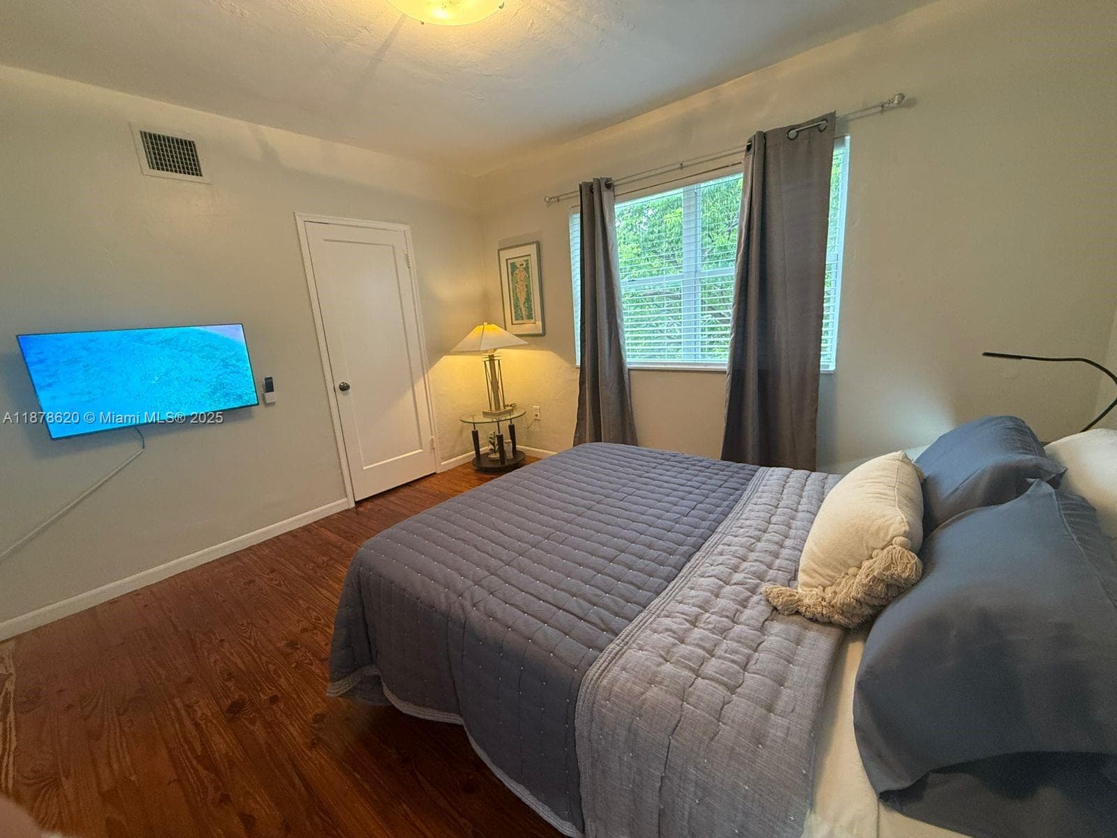 A11878620 — Miami Beach — 61