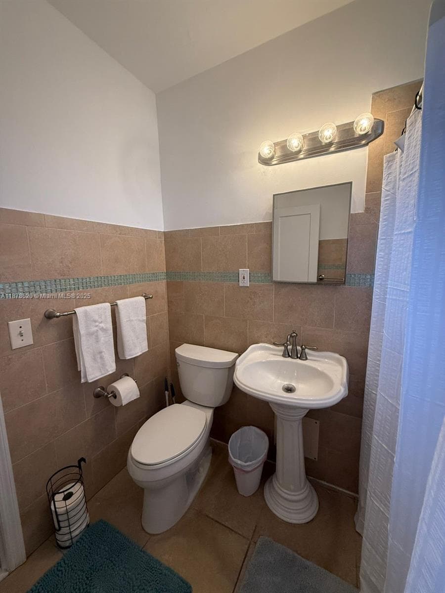 A11878620 — Miami Beach — 50