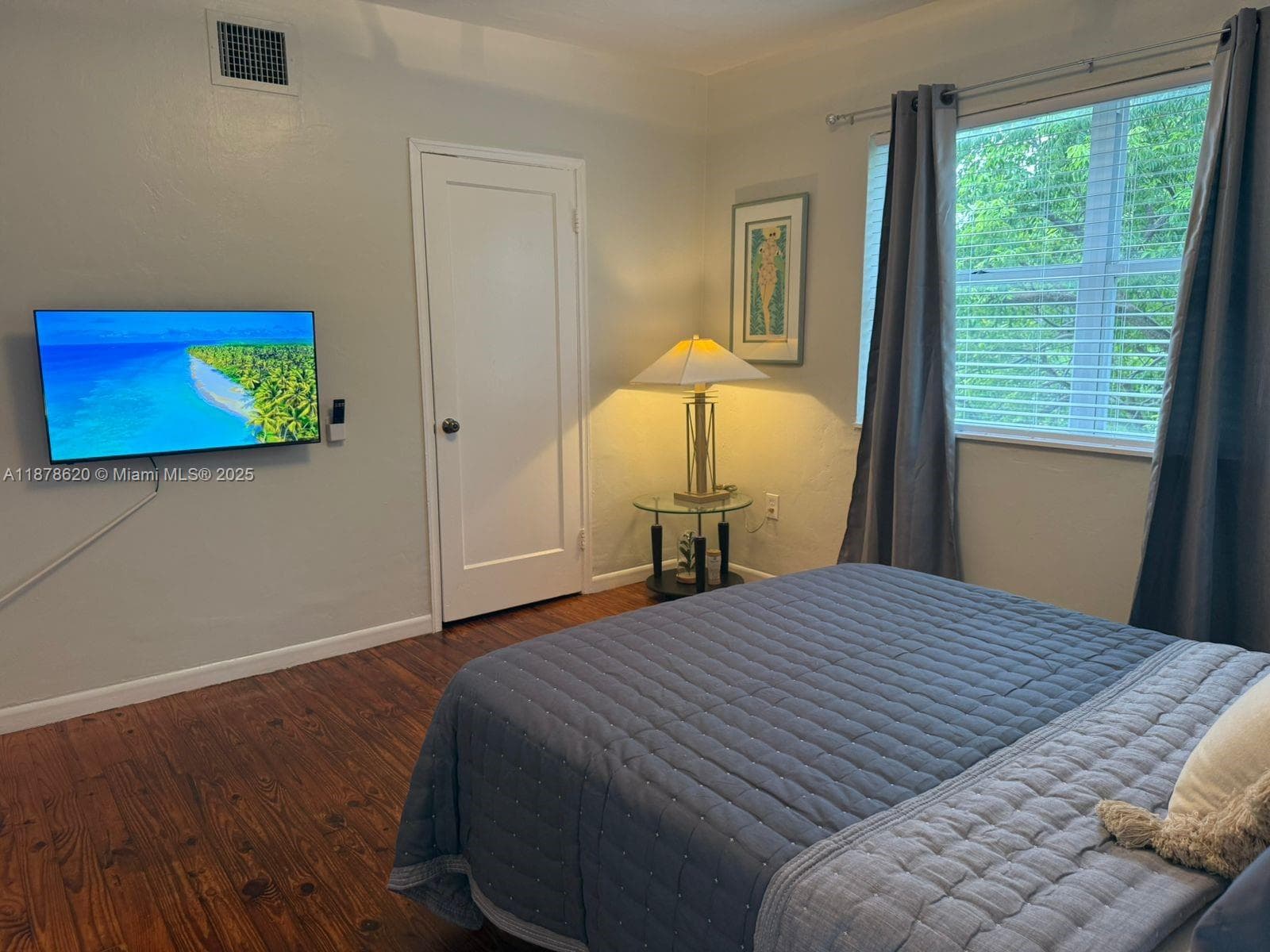 A11878620 — Miami Beach — 58