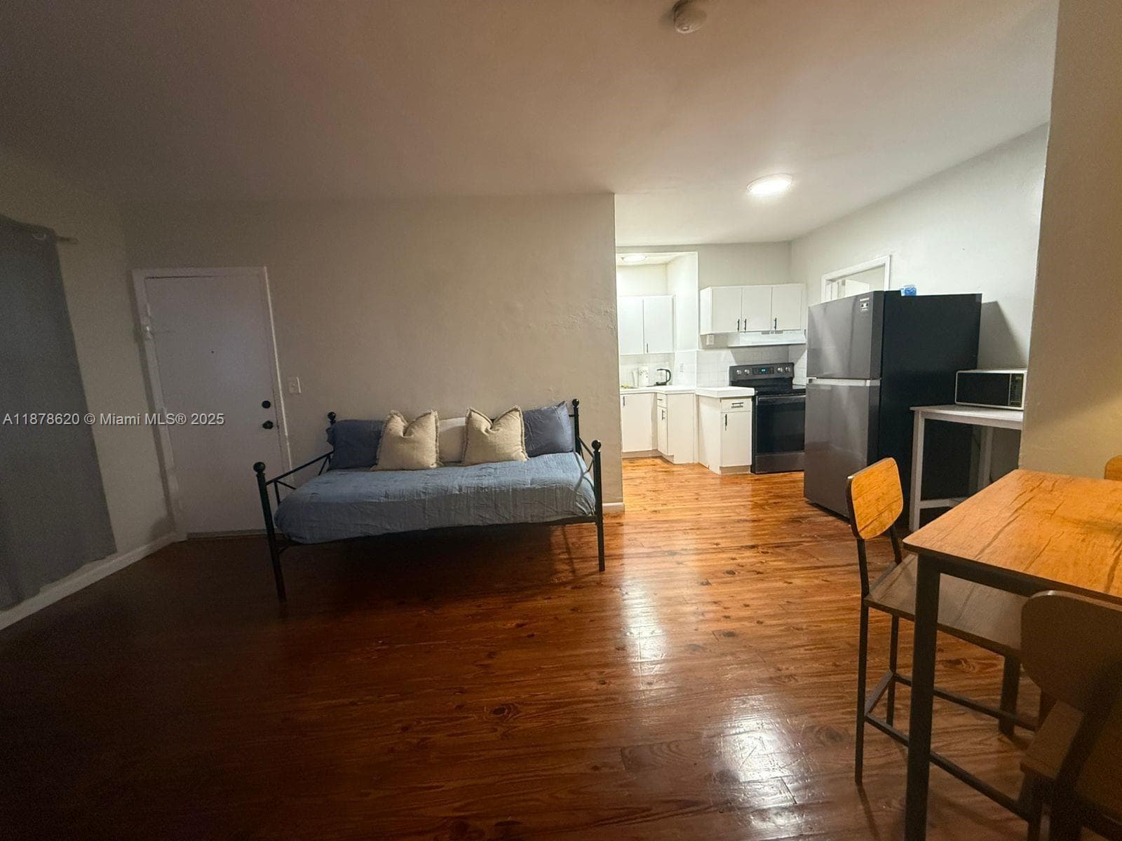 A11878620 — Miami Beach — 15
