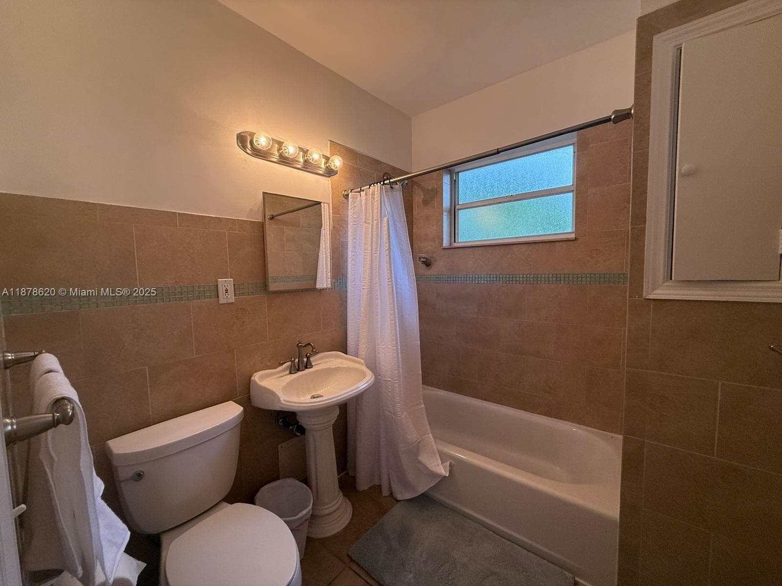 A11878620 — Miami Beach — 48