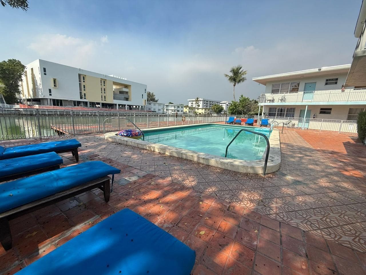 A11878620 — Miami Beach — 74