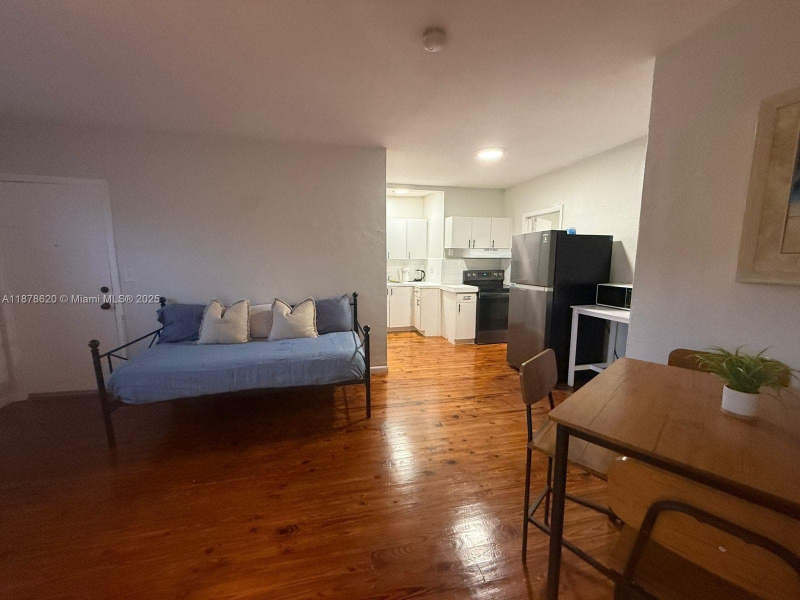 A11878620 — Miami Beach — 29