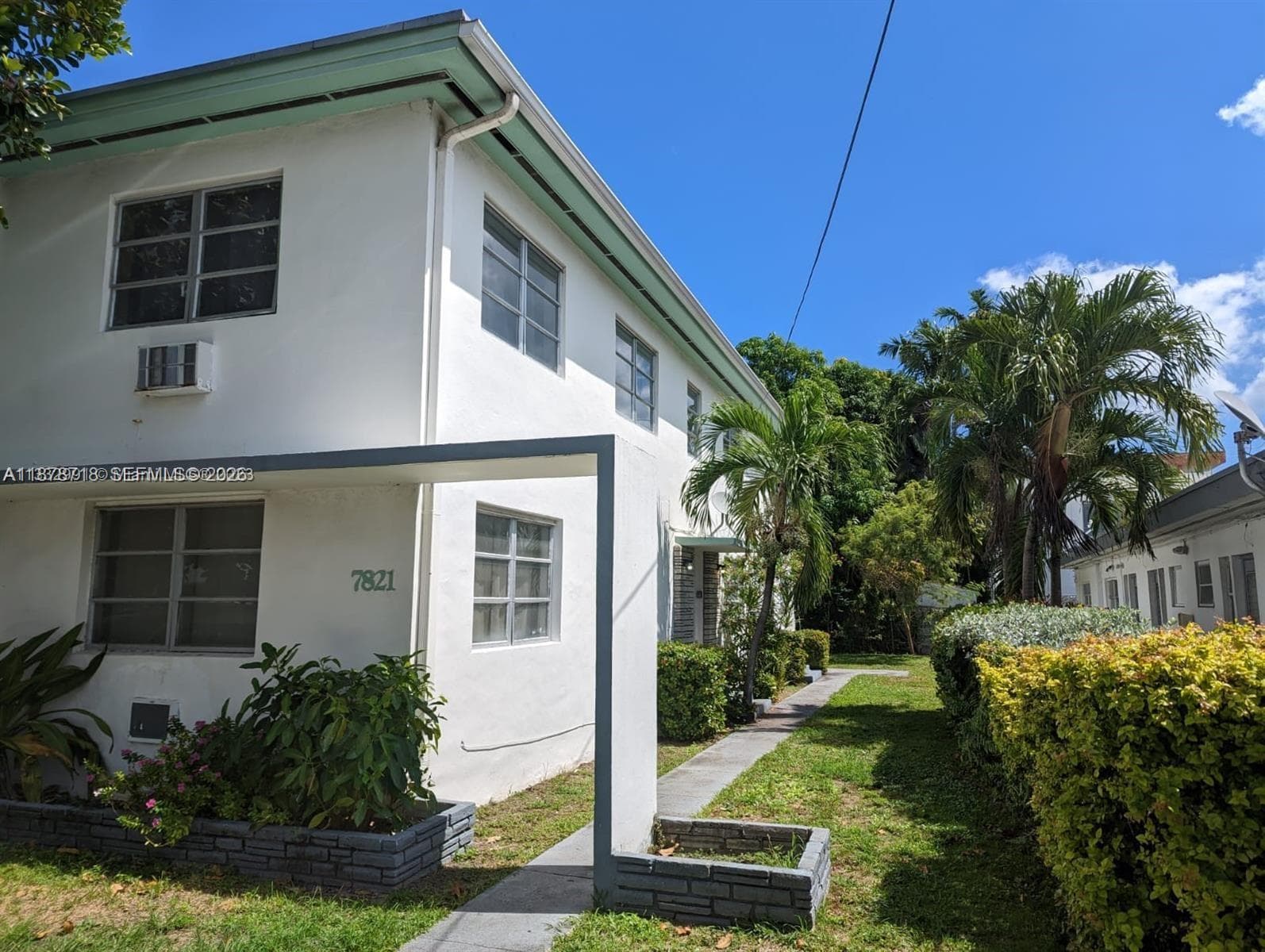 A11878718 — Miami Beach — 12