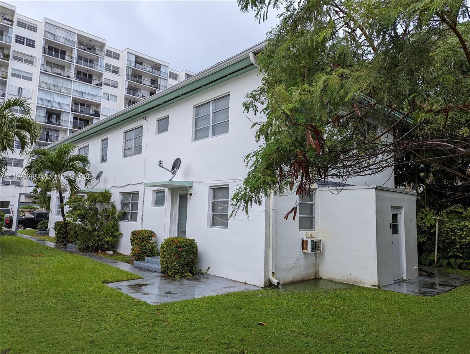 A11878718 — Miami Beach — 11