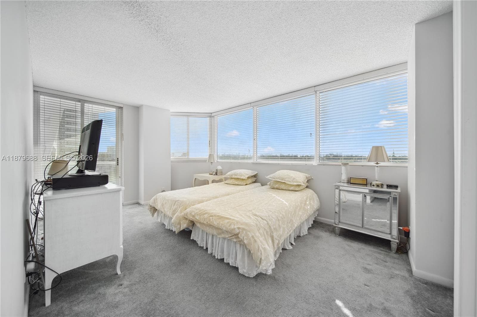A11879688 — Miami Beach — 12