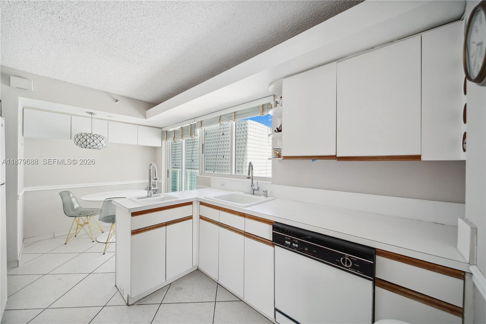 A11879688 — Miami Beach — 7